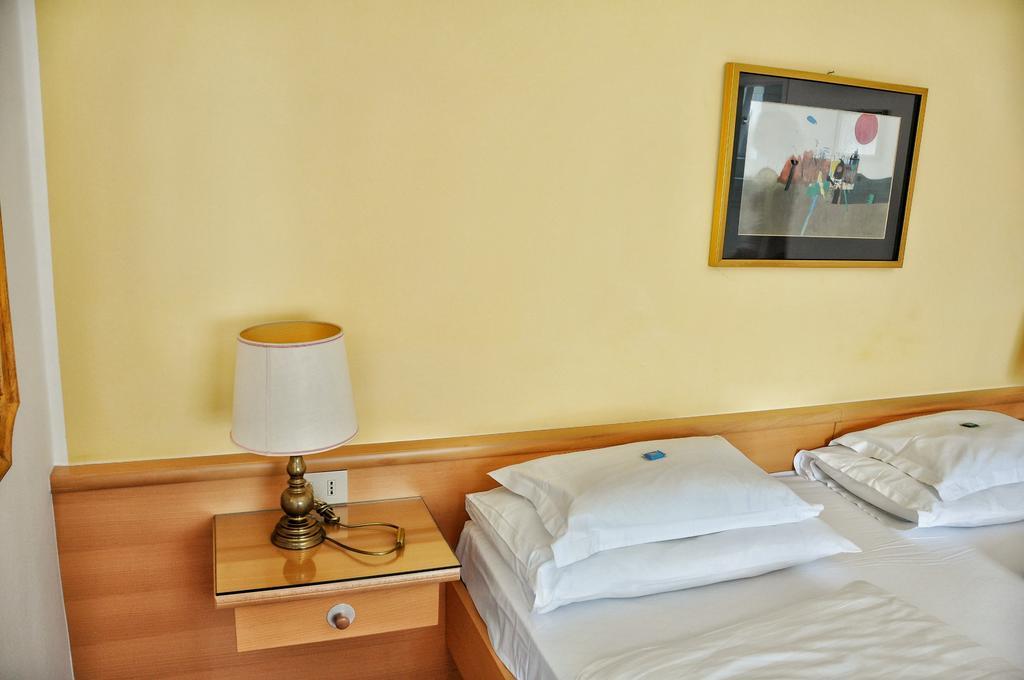 Hotel Zima Merano Værelse billede